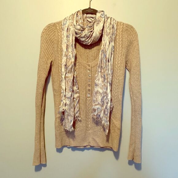 Elegant Paisley Scarf   - Picture 5 of 5
